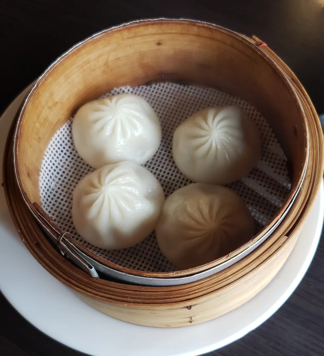 Steamed Juicy Pork Dumplings 4pcs 小籠包